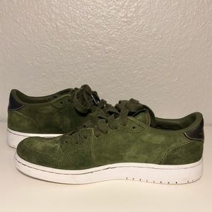 Nike Air Jordan Air 1 Retro Low Legion Green Size 6.5Y=W8